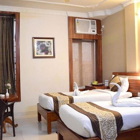 Hotel Eden Roc Bhubaneswar Bagian luar foto
