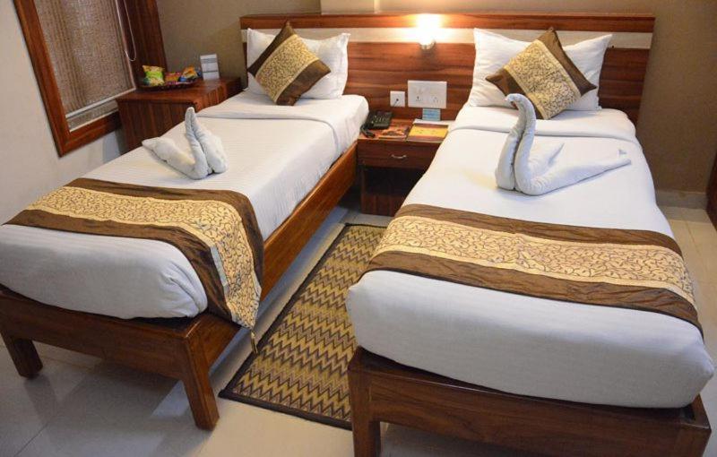Hotel Eden Roc Bhubaneswar Bagian luar foto